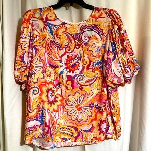 Very pretty paisley colorful top